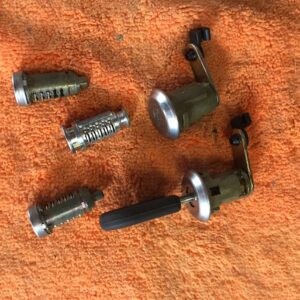 Jeu de cylindres de serrure pour CITROEN - 5 Verrous 95637167