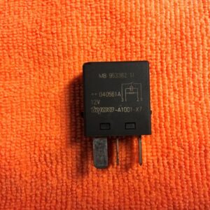 Relais Tyco - MB953382