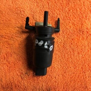 Ruitensproeierpomp voor VW Polo III 1.4cc Benzine 2000