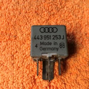 Relais Audi 443951253J