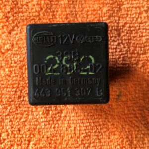 Relais HELLA 443951307B - 00488502