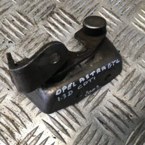 gear lever cable support Opel Astra Ecotec GTC 1.3 CDTi 2007
