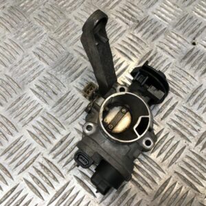 Corps papillon Renault Clio II 1.2 Essence 2000