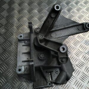 Versnellingsbak Steun Renault Clio 1.5 Dci 2010 - 8200457080