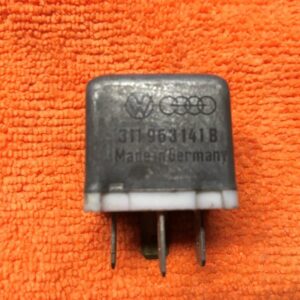 Relais Hella Audi - VW 311963141B - 4RA00351000
