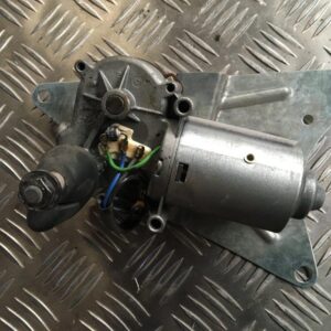 Ruitewissermotor Achter Renault Clio 1.2 Benzine 96/98 - BOSCH  0390216749
