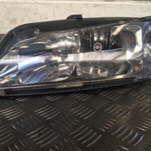 Phare avant gauche Peugeot 306 XR 1.9 D 2000 - Valeo 89003846 - 087486