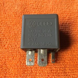 Relais Audi - VW 130906381A
