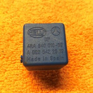 Relais Hella - Mercedes A0025422519 - 4RA940010-69