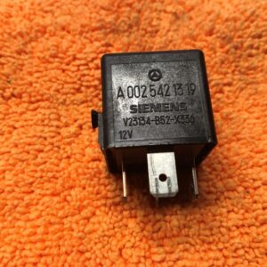 Relais SIEMENS Mercedes A0025421319