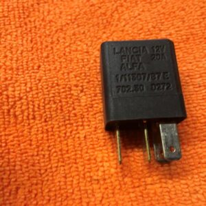 Relais LANCIA FIAT ALFA  1/11307/87E - D272 - 12V 20A