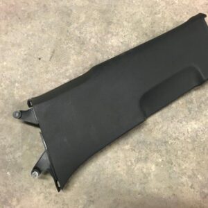 Garniture inférieur de pied milieu gauche VW GOLF VI 2.0L TDI 06/2009 - 1K4867297J