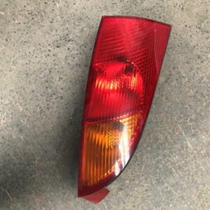 Feu Droit FORD Focus 1.8 TDdi 90ch Ghia 5p 9/2001 - 1M5113404