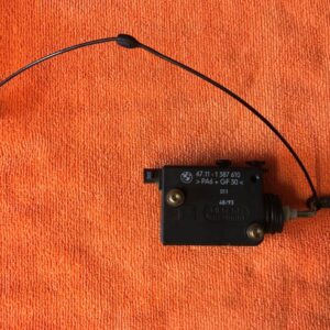 Moteur de verrouillage clapet réservoir BMW E36 318is 1993