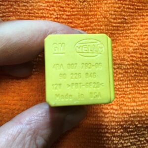 Relais GM - HELLA 4RA00779306 - 90226846