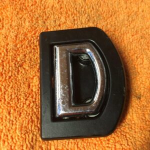 Oeillet d'arrimage coffre Golf IV1.9 SDI 1998 - 1J0864203B
