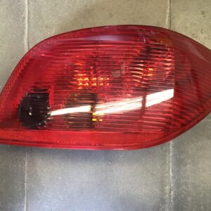 FEU ARRIERE DROITE PEUGEOT 307 MODEL 2006