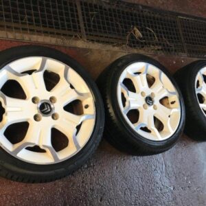 Set of 3 tires and rims Citroën DS 3 1.6 VTI 16V 04/2012