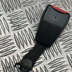 Boucle ceinture de sécurité arrière gauche BMW 318is E36 Coupé 12/1993 - 8135347