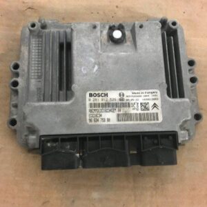 Calculateur Moteur ECU BOSCH  Peugeot 207 Grise 1.4 Hdi 2007 - 0281012529