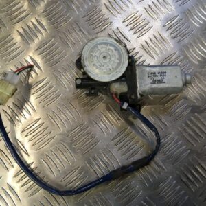 Moteur lève vitre avant gauche Suzuki Swift 1.0 6V Essence 1998 – Denso 83460-60B00 – 062100-8601