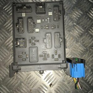 Boite à fusible Renault Laguna 2001 2003 - Renault 8200004201E