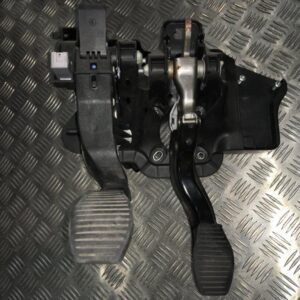 Pédalier pédale frein/embrayage FIAT Grande Punto 3P Active 1.2 Essence 8V 2008 - Fiat 55700428
