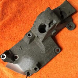 Support pompe clim VW Polo IV 2007 - VW 038903143AG
