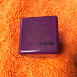 Relais GM TYCO V23134B55X342 - 90494959 - 12V 30A
