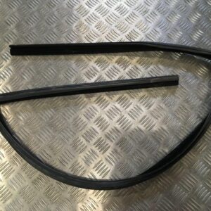 Joint de vitre avant gauche Mercedes E220 CDI 2008 – DC 20.9567