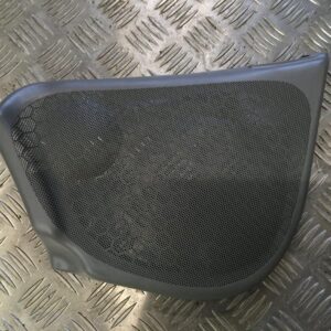 Couvercle haut parleur avant droit Opel Vectra 1.8 16V SEDAN Essence 06/2001 -  GM 90503292RH