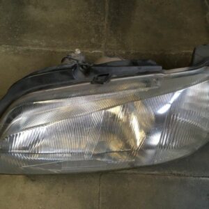 Phare gauche Peugeot 106 1.1 Essence 1996 - Valeo 88202144