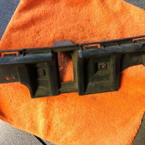 Support pare choc arrière droit Volvo C30 1.6L 4 Cylindre TD 2007 - Volvo 30657219