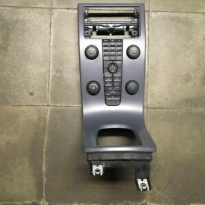 Console centrale tableau de bord Volvo C30 1.6L 4 Cylindre TD 2007 - Volvo 8650702