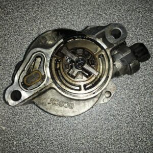 Pompe a vide Volvo C30 1.6L 4 Cylindre TD 2007 - Bosch 0156-2B