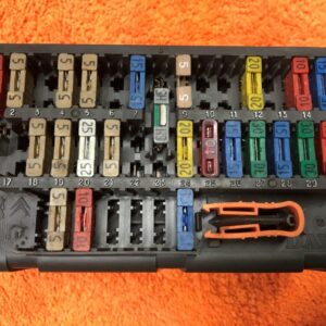 Boite à fusible Citroen Berlingo 1 - PSA - DAV 95682