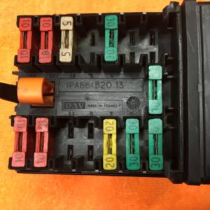 Boite a fusible Citroen berlingo 1 - DAV PA66 B20 13