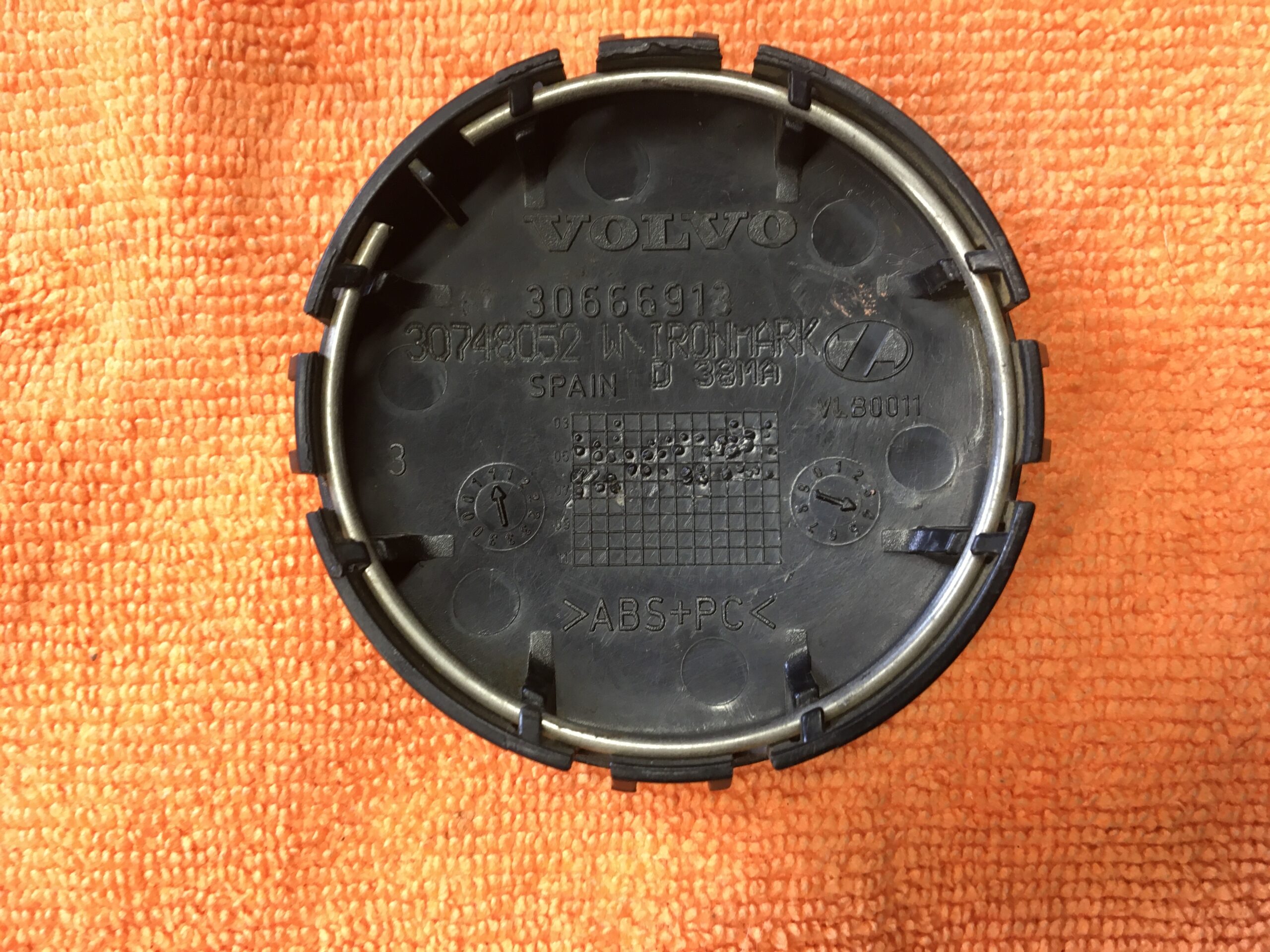 Capuchon De Jante En Aluminium Volvo - Référence OE 30666913, Noir, Diamètre 64 Mm