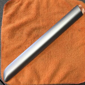 Moulure porte avant droite Nouveau Golf V – 1K3853535 AHL