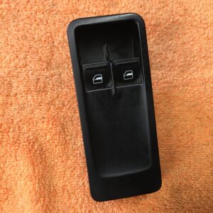Commutateur vitre électrique avant droit occasion Golf V - VW 6R0867255