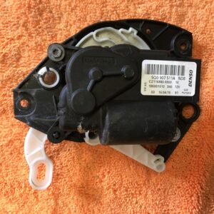 Used Heater valve motor VW Golf Mk7 - Denso 5Q0907511A