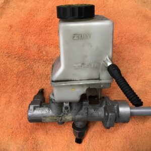 Used Master Cylindre + Tank  Citroen C5 - Bosch Y21223 - 0204221957