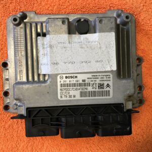 Engine Computer ECU Peugeot - Bosch 0281017601 - 9677039280