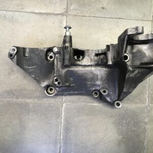 Support pompe direction assistée Renault Laguna II - Renault 8200183234