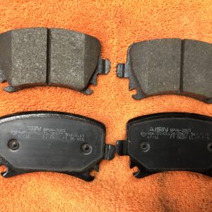 Set of 4 brake pads - AISIN XBPVW2003 - 90R-02A01124/25677 VW AUDI