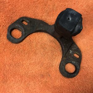 Support moteur avant droit Renault Clio 1995