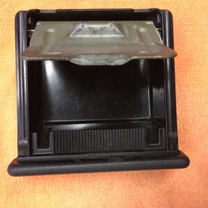 Cendrier Mitsubishi Colt 1995/2004 - MB869882