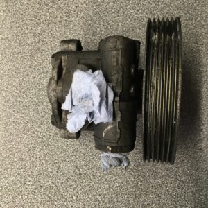 Pompe direction assistée Ford - KYB 2S6C-3A657-ES