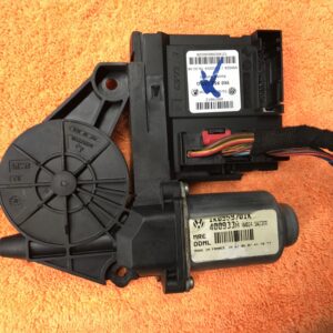 Raammotor voor links Golf V 2006 - 1K0959701K