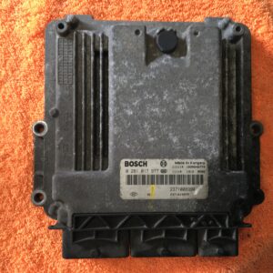 Motormanagementsysteem ECU RENAULT MASTER T33 2.5 dCi 88KW - BOSCH 0281017977